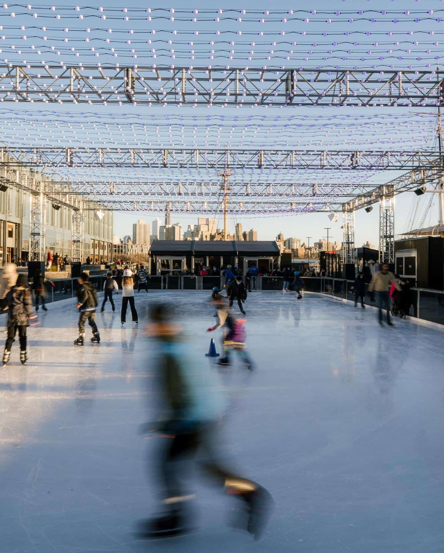 Lace up. It’s the last month for family-fun on the ice ⛸ Book now ➤ link in bio. #TheSeaport