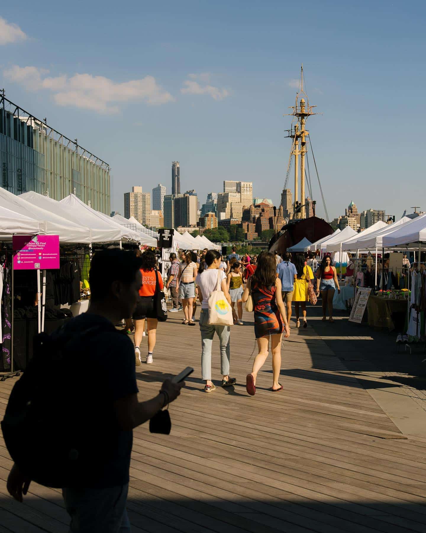 This weekend’s forecast ➤ 100% shopping at the opening weekend of the @hesterstreetfair.  11am – 6pm Seaport Square 🗓️ Sat, 4/22 – Sun, 4/23 Details ➤ link in bio. #TheSeaport