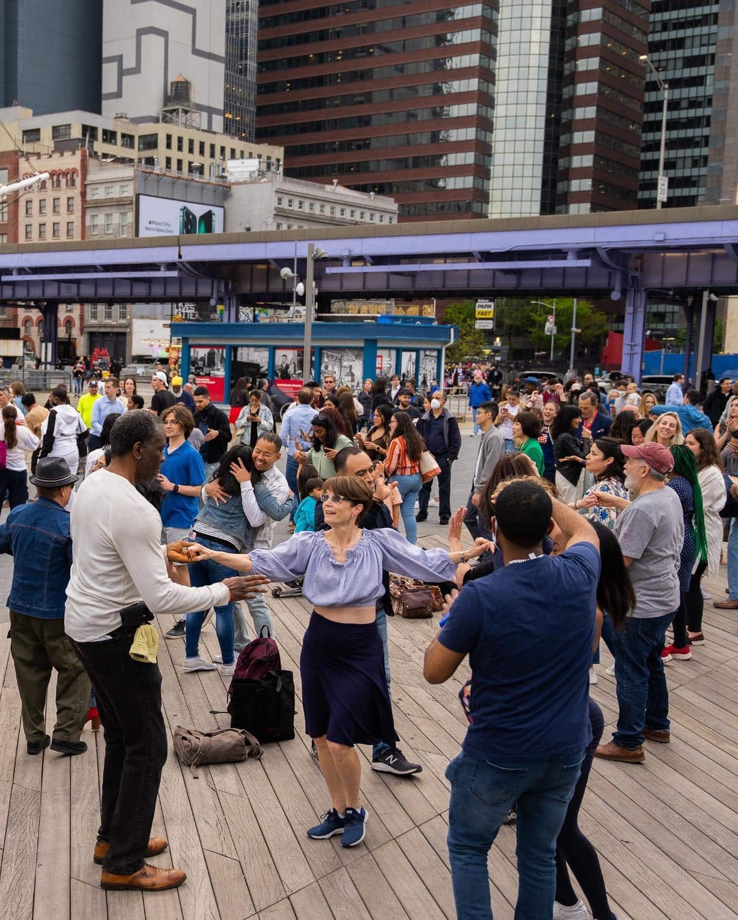 Live band. Interactive dance lesson. Time to free style. It’s almost time to salsa your way into Cinco de Mayo weekend at #TheSeaport  🗓️ 5/5 | 6pm Presented by Heineken. RSVP ➤ link in bio. #SeaportSounds