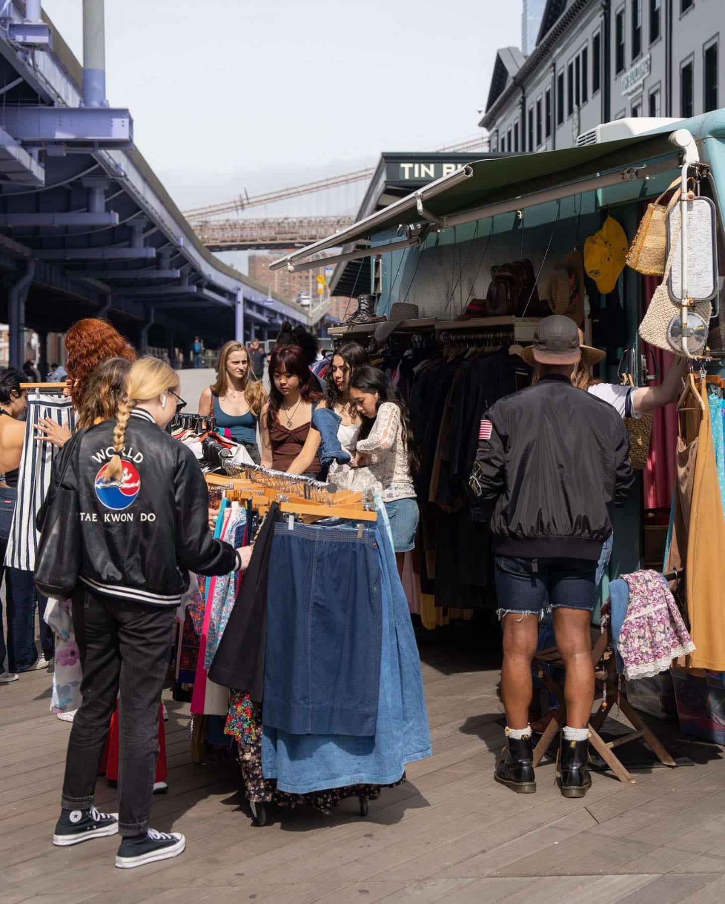 Curated finds, al fresco. Discover a creative collection of vintage clothes, jewelry and art at the @hesterstreetfair. 🗓️ Sat, 5/13  11am – 6pm Seaport Square Details ➤ link in bio. #TheSeaport