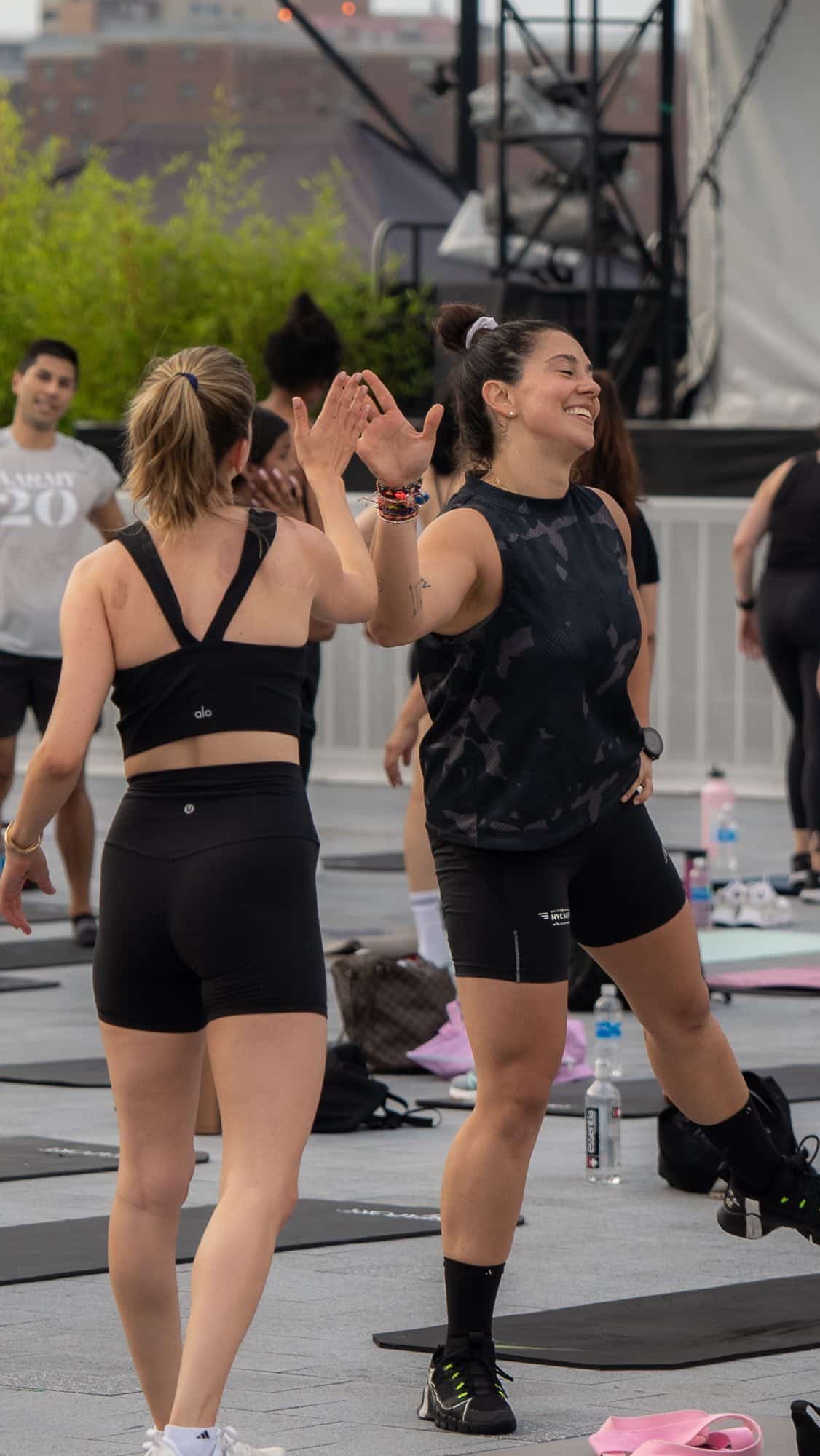 More fitness pros. More chance to sweat. The September Plus-Up just dropped. @aarmy is BACK by popular demand to train your body and mind with coach & co-founder Akin Akman.

🗓️ Wed, 9/27
 6:00pm - 6:45pm
 The Rooftop at Pier 17
is presented by @nyphospital

All proceeds of ticket sales will be donated to American Red Cross to help those affected by the wildfires in Hawaii.

Details ➤ link in bio