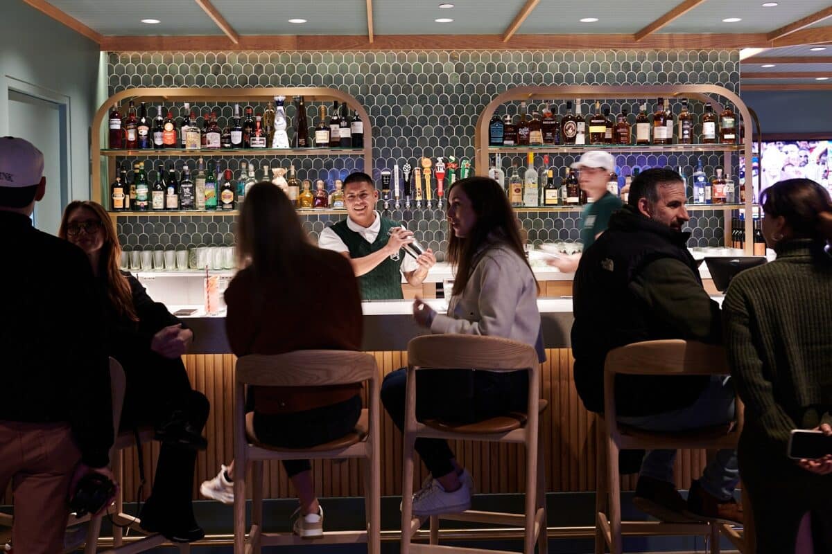 the bar at lawn club