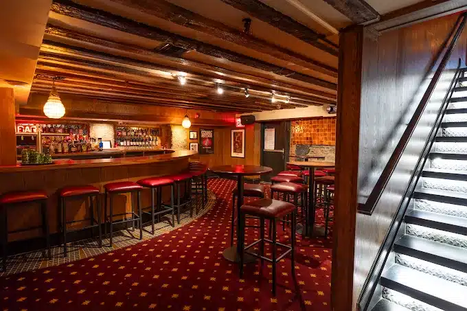 old mates pub, bar and lounge