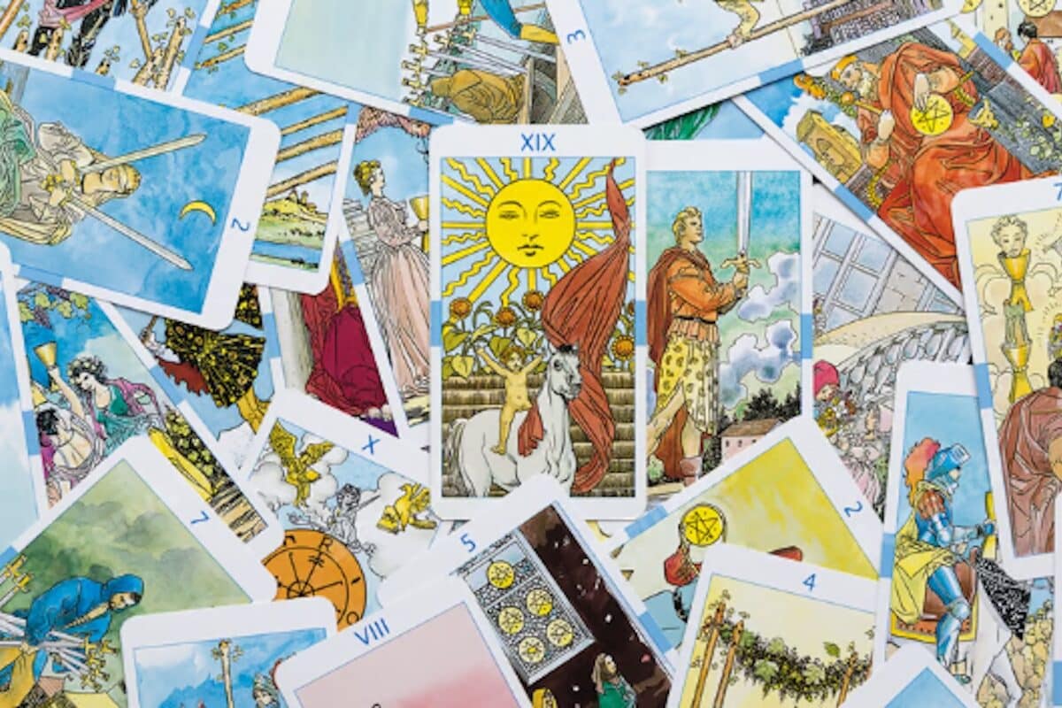 Tarot and ‘Tinis at Sadie’s